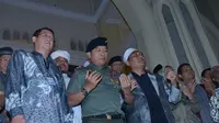Panglima TNI Jenderal Moeldoko di Ponpes Az-Zainy, Malang (Liputan6.com/Dian Kurniawan)
