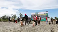 Badan Intelijen Negara (BIN) dan anak muda yang tergabung dalam Papua Muda Inspiratif (PMI) menggelar acara penanaman perdana tanaman jagung hibrida secara modern di Kampung Sidey Baru, Kabupaten Manokwari, Papua Barat, Kamis, 20 Oktober 2022.