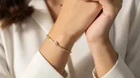 7 Model Gelang Emas Minimalis Tanpa Rantai 2026 yang Elegan untuk Kado Spesial