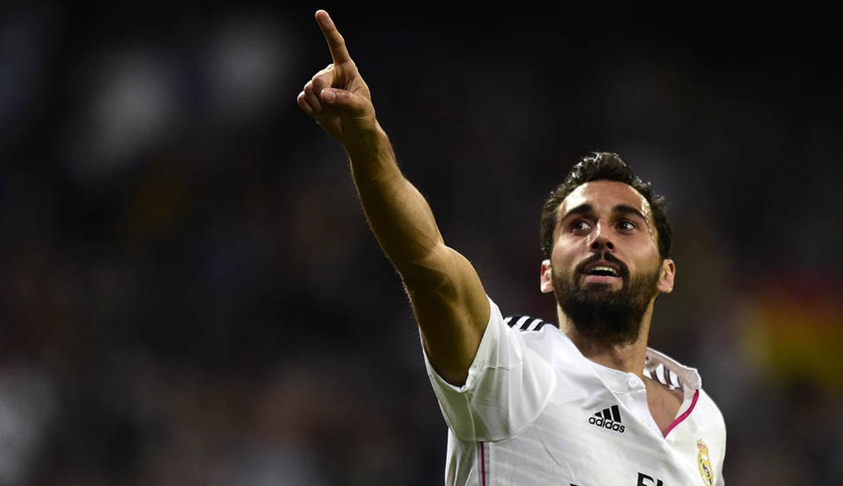 10. Alvaro Arbeloa, usainya yang sudah mencapai 33 tahun sepertinya menjadi alasan utama Zinedine Zidane ingin membuangnya. (AFP/Javier Soriano)