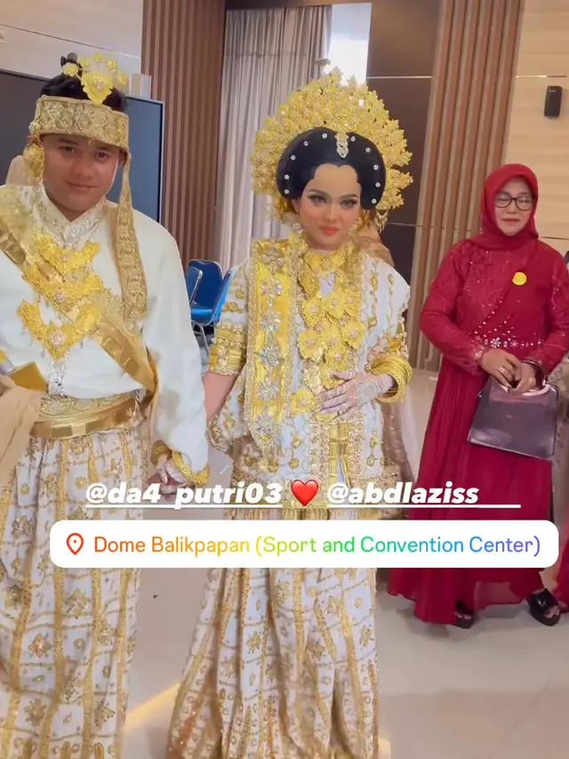 Potret Putri Isnari saat Akad Nikah Dibalut Busana Adat Bugis. [@adelahaddad17]