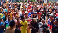 Sopir angkutan kota (angkot) di Kota Bogor, Jawa Barat, mogok beroperasi. Mereka mendesak Pemerintah Kota Bogor segera memberlakukan tarif Biskita. (Liputan6.com/Achmad Sudarno)