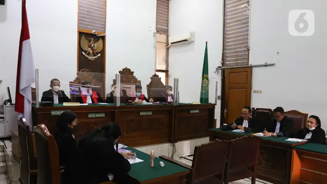 Terdakwa Presiden ACT Ahyudin Jalani Sidang Perdana Secara Virtual