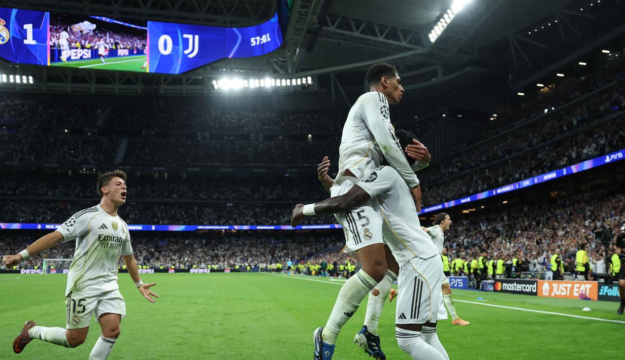 Gelandang tengah Real Madrid asal Inggris, Jude Bellingham merayakan golnya pada matchday 3 Liga Champions 2025/2026 di Stadion Santiago Bernabeu, Madrid, Spanyol, Rabu (22/10/2025) waktu setempat atau Kamis (23/10/2025) dini hari WIB. (Thomas COEX/AFP)