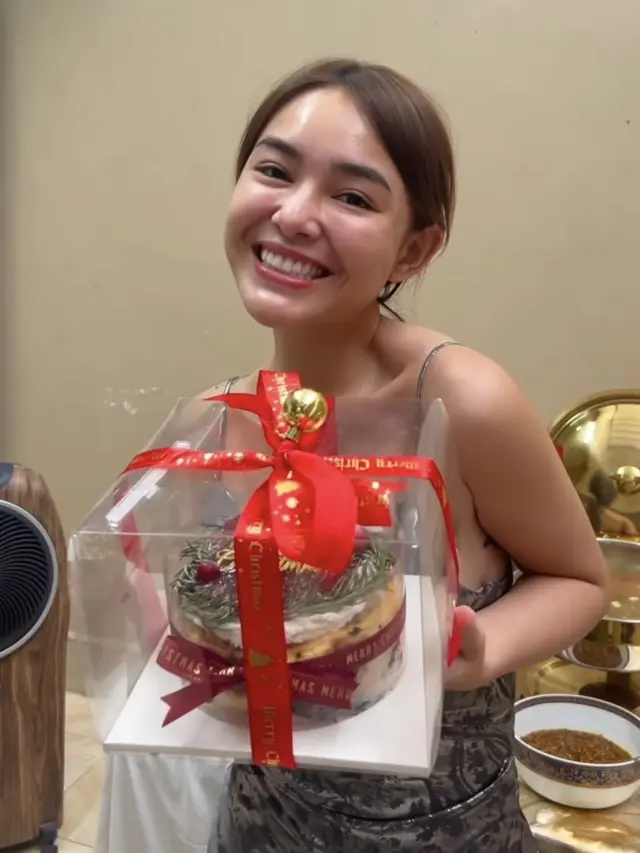 Amanda Manopo Merayakan Natal Bersama Keluarga. [@amandamanopo]