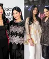 Di gelaran Jakarta Fashion Week 2025, Annisa Pohan dan putrinya, Almira Tunggadewi, mencuri perhatian dengan penampilan yang serasi dan memukau. [@annisayudhoyono].