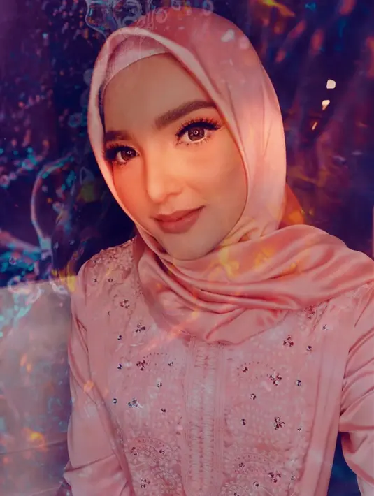 Aurel Hermansyah dan Atta Halilintar memang semakin terlihat dekat. Bahkan tersiar kabar kalau keduanya tidak lama lagi akan melanjutkan hubungannya ke jenjang pernikahan. (Instagram/ashanty_ash)