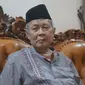 Pengasuh Pondok Pesantren Khozinatul Ulum Blora, KH Muhammad Ahmad Muharror Ali, saat diwawancarai Liputan6.com di kediamannya. (Liputan6.com/Ahmad Adirin)