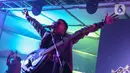 Sejumlah penonton menyambut antusias penampilan The Pantura di festival musik Joyland Festival Jakarta 2024. (Liputan6.com/Angga Yuniar)