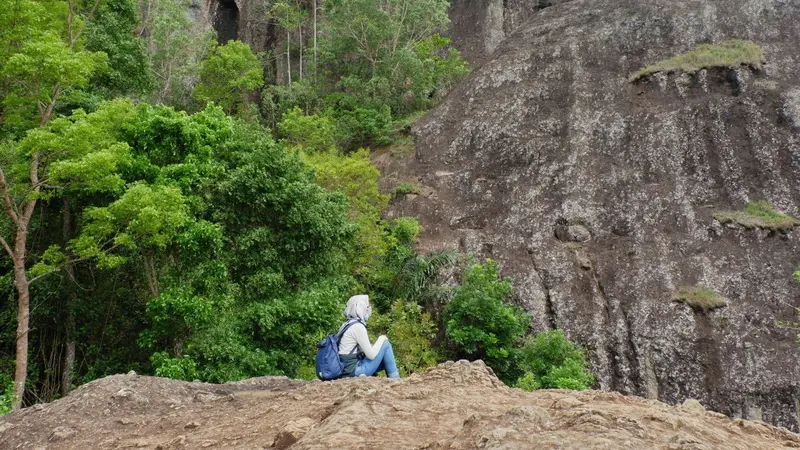 Puncak Gunung Api Purba. | Foto: Instagram @laudiatsr