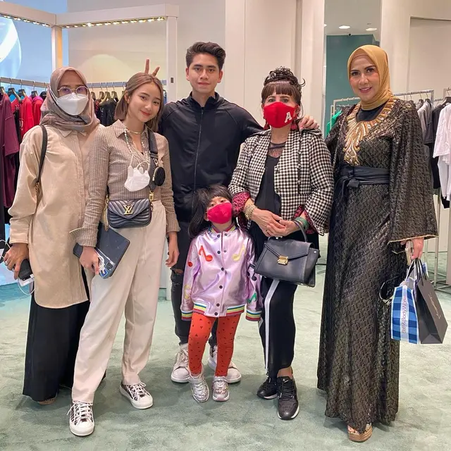 6 Momen Kedekatan Keluarga Athalla Naufal dan Ansellma Putri, Makin Akrab