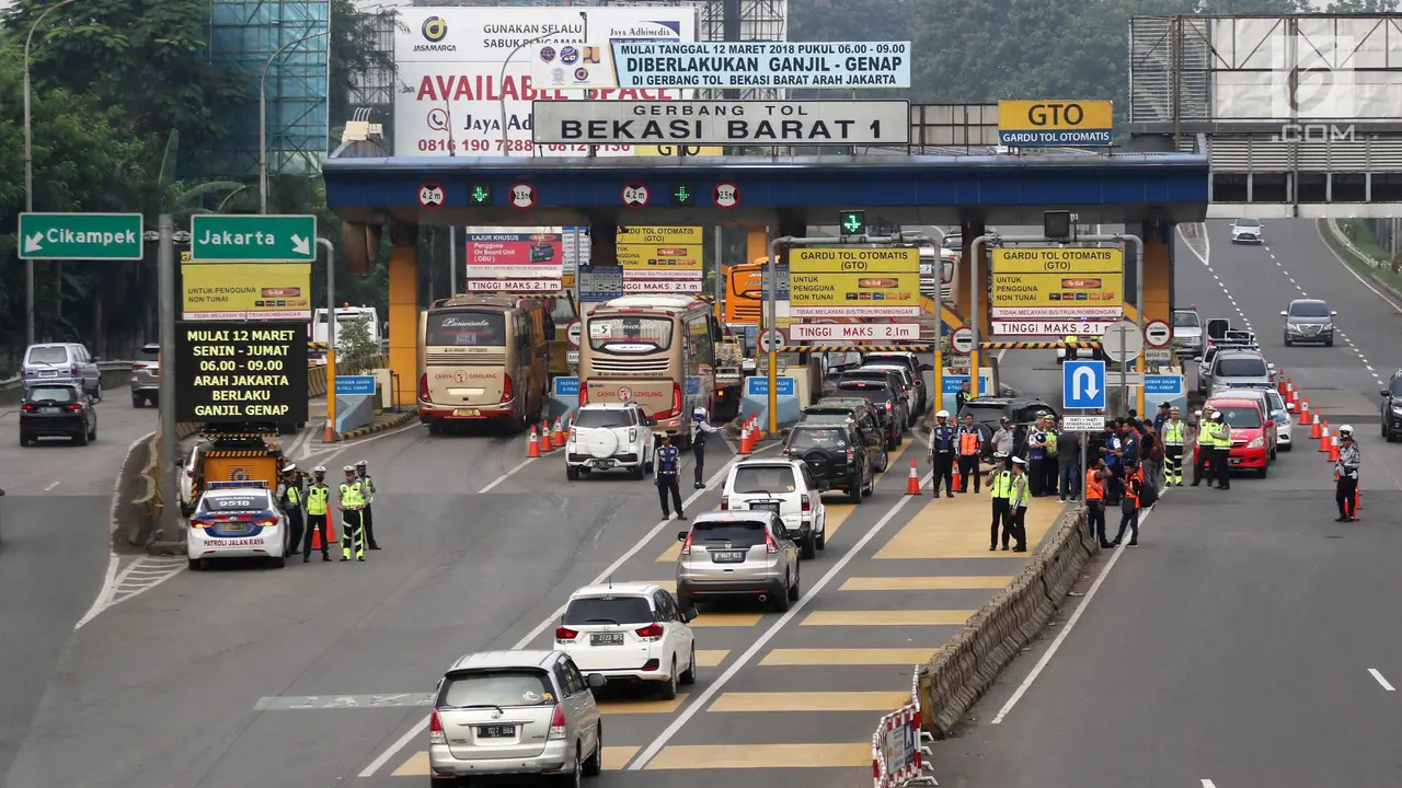 Hari Kedua Ganjil Genap, Mobil Plat Genap Berputar Balik