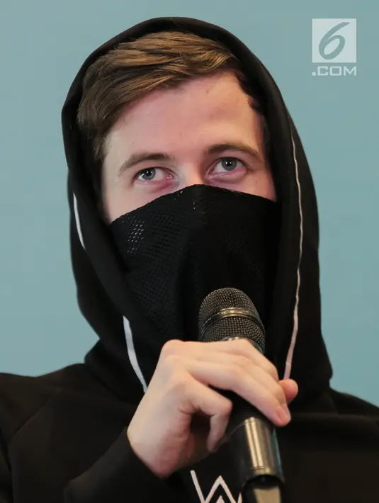 DJ Alan Walker saat konferensi pers Spotify on Stage di Jakarta, Jumat (12/10). DJ Alan Walker akan tampil pada acara yang bertajuk ‘Spotify on Stage’ di JIEXPO, Kemayoran Jumat (12/10) malam nanti.  (Liputan6.com/Faizal Fanani)