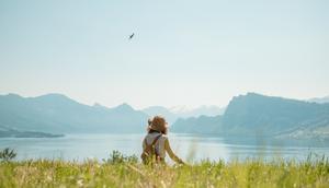 Ilustrasi menata hidup, diri sendiri, merenung, tenang. (Image by wirestock on Freepik)