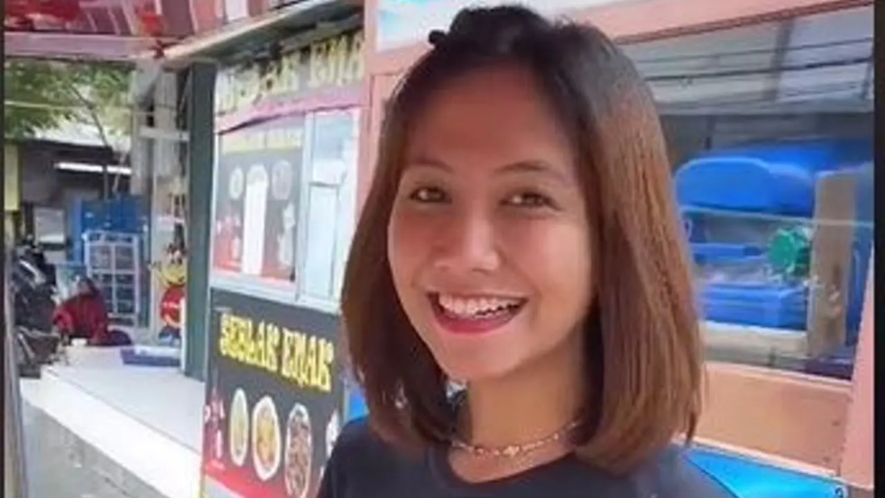 Videonya Viral, Mantan Pramugari Ungkap Alasan Jualan Lontong Sayur