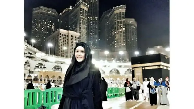 Potret Maia Estianty dalam balutan hijab
