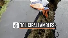 Ruas jalan tol Cipali kilometer 22  terbelah dan ambles. Ruas jalan tidak bisa dilewati dan akibatkan kemacetan panjang.