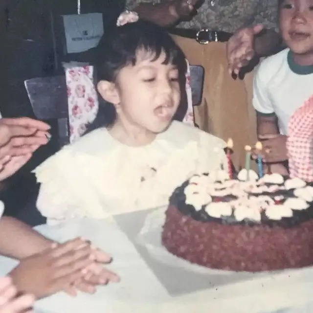 6 Foto Masa Kecil Hingga Remaja Natasha Rizky, Mirip Megumi Anak Sulung