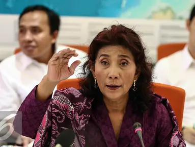 Menteri Kelautan dan Perikanan, Susi Pudjiastuti memberikan keterangan pers di Kementerian Kelautan dan Perikanan, Jakarta, Selasa (26/7). (Liputan6.com/Faizal Fanani)