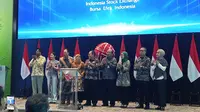 Jajaran Direksi melakukan seremoni pada acara Ring the Bell for Financial Literacy 2026 di Main Hall Bursa Efek Indonesia (BEI), Jakarta, Rabu (14/10/2026).