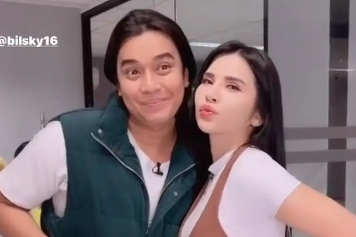 Dikabarkan Pacaran, Ini 6 Potret Kebersamaan Billy Syahputra dan Maria Vania