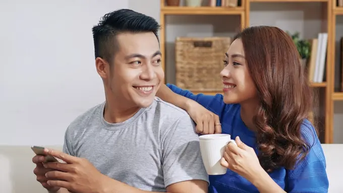 couple bahagia romantis