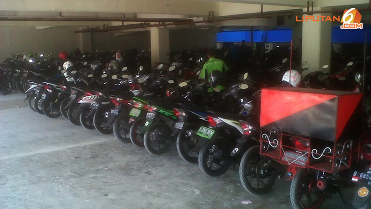 parkir-tanah-abang-130823b.jpg