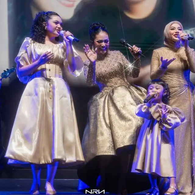 Momen Aurel, Ameena dan Kris Dayanti di 1 Panggung/Instagram @krisdayantilemos