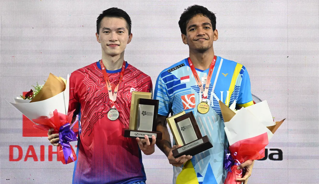 Selain gelar pertama di BWF World Tour Super 500, Chico juga mencetak sejarah dengan menjadi pebulutangkis Papua pertama yang meraih gelar juara di ajang bulutangkis internasional. (AFP/Mohd Rasfan)