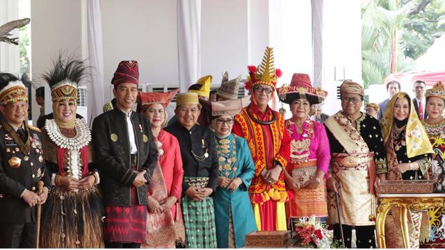 Top 3 Hari Ini Meriah Baju Adat Di Istana Apa Kata Desainer Lifestyle Liputan6 Com