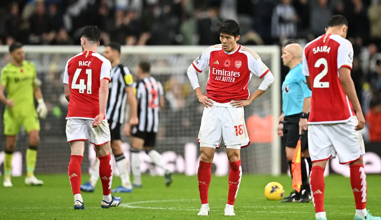 Reaksi kecewa sejumlah pemain Arsenal setelah kalah 0-1 dari Newcastle United pada laga lanjutan Liga Inggris 2023/2024 yang berlangsung di Stadion St. James' Park, Newcastle, Inggris, Minggu (05/11/2023) WIB. Kekalahan ini menjadi yang pertama bagi Arsenal pada musim 2023/2024. (AFP/Oli Scarff)