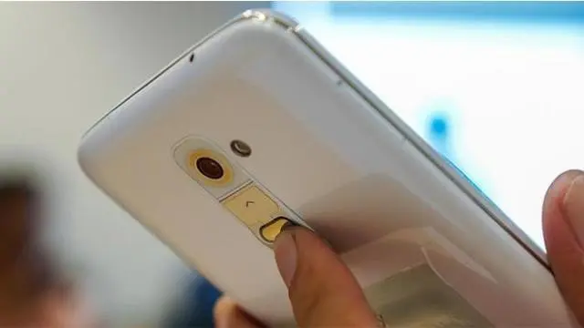 Merekam Paha Wanita, Pria Ini Tak Sadar Lampu Kameranya Menyala