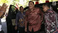 Menko Bidang Kemaritiman Luhut Binsar Panjaitan tiba menghadiri Kongres V PDIP di  Grand Inna Beach, Sanur, Bali, Kamis (8/8/2019). Kongres V PDIP berlangsung selama tiga hari sejak tanggal 8 - 10 Agustus mendatang. (Liputan6.com/Johan Tallo)