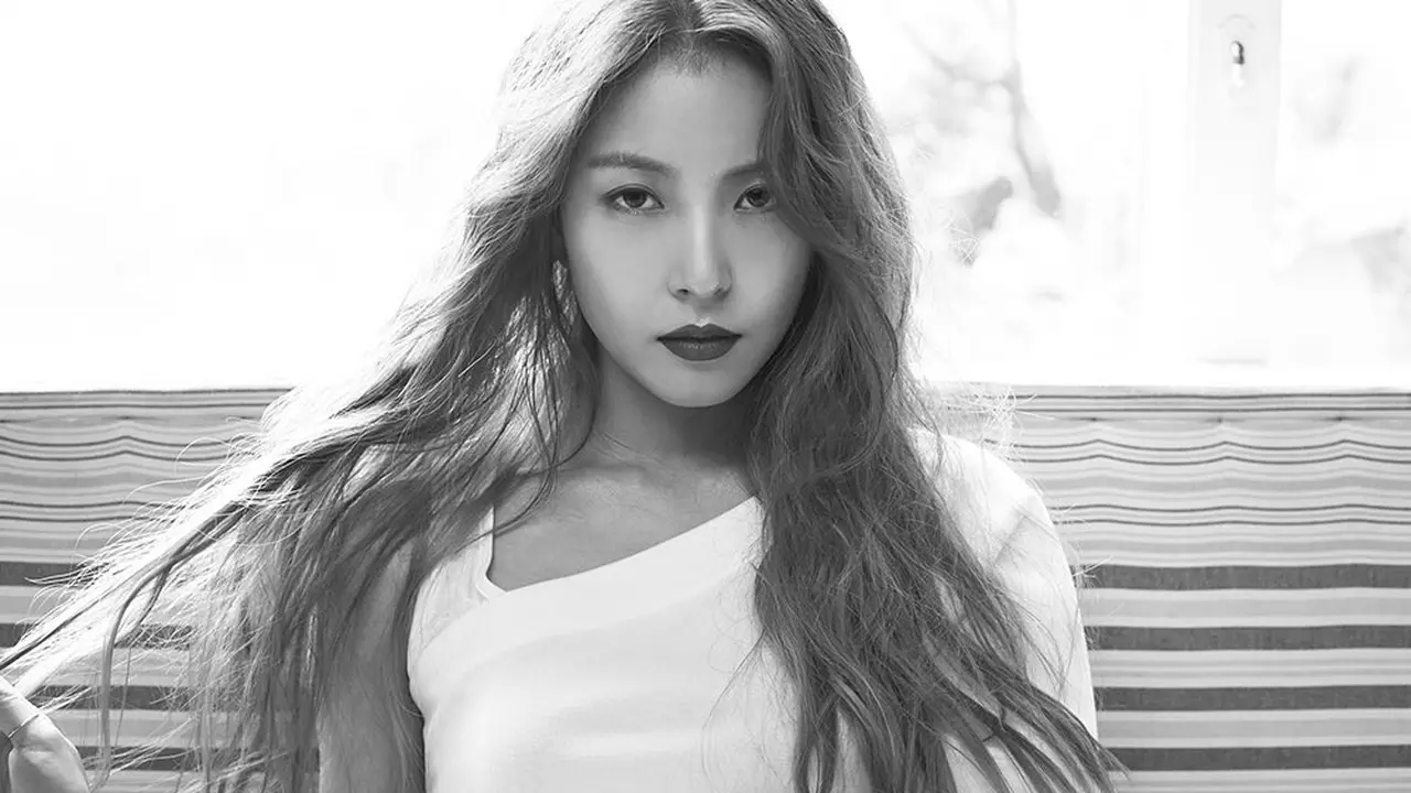 [Bintang] Kegalauan dan Patah Hati di MV Terbaru BoA, Spring Rain