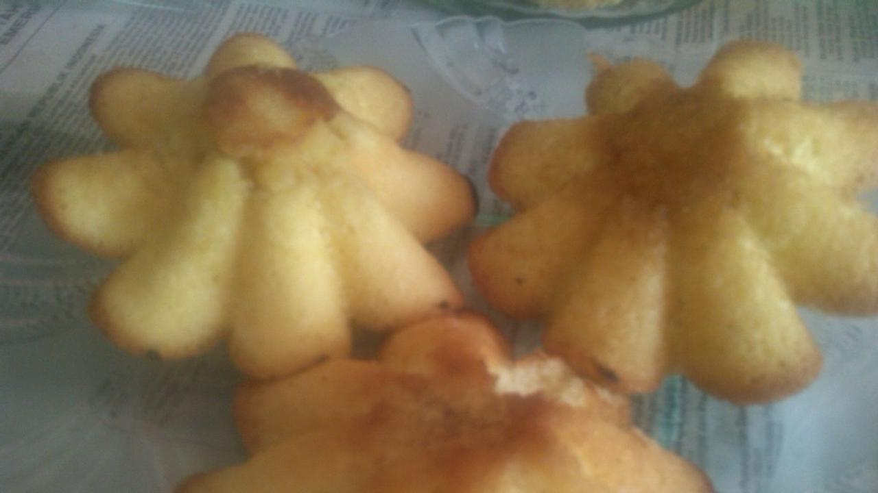 Kue Kembang Waru