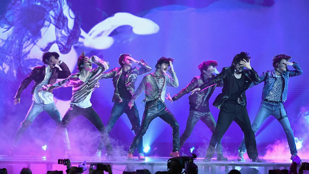 [Bintang] Pakai Gucci, BTS Dibilang Seperti Gay