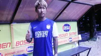 Kim Jin-won, mantan pemain timnas U-20 Korsel, mencoba peruntungannya dengan ikut menjalani seleksi di PSM Makassar. (Bola.com/Abdi Satria)