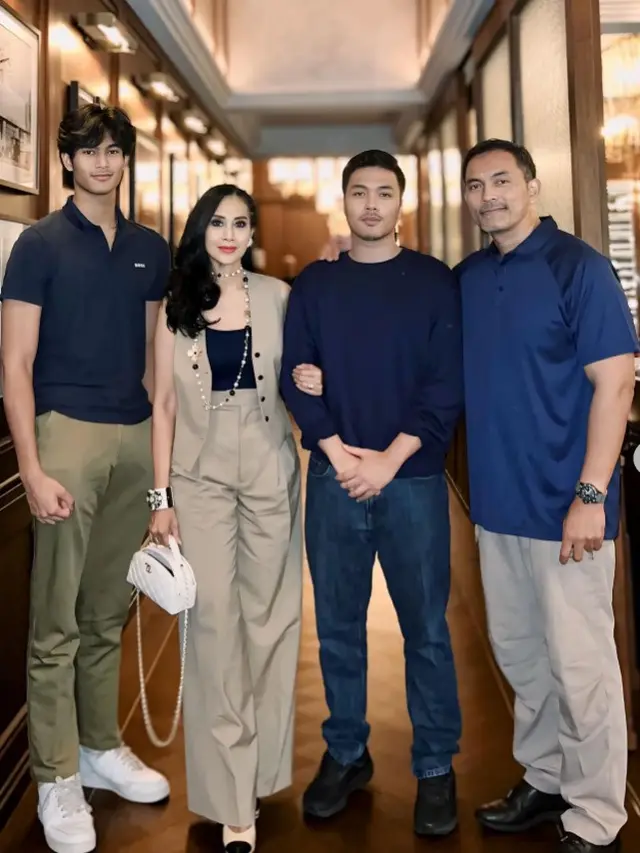 Potret keluarga Diah Permatasari (Sumber: Instagram/dps_diahpermatasari)