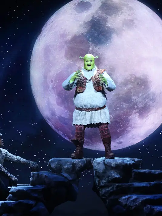 Tur Internasional sebagai pembuka digelar di Indonesia sebelum ke beberapa Negara. Merupakan hasil kerja sama Ciputra Artpreneur dengan DreamWorks Theatricals, Broadway Entertainment Group FZ LLC, dan NETworks Presentations LLC. (Andy Masela/Bintang.com)