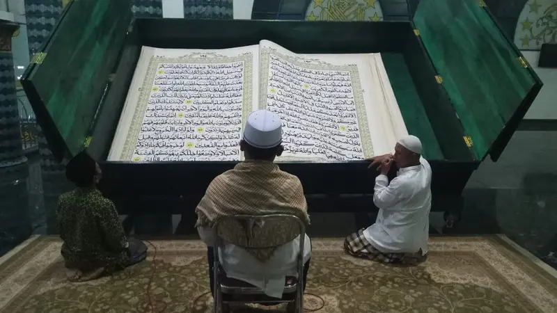 Alquran Raksasa di Banyuwangi