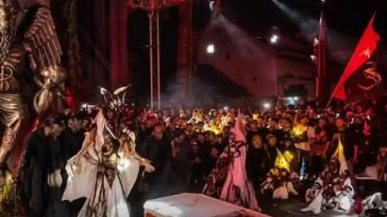 Gemerlap Simbang Kulon Night Carnaval menampilkan diduga ritual satanic