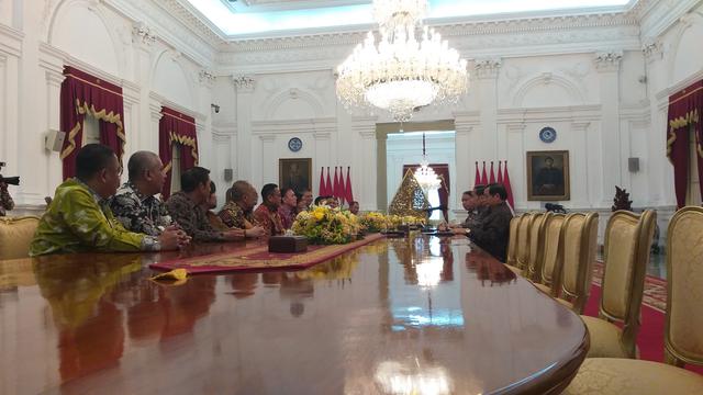 Suasana pertemuan pengurus PSSI dengan Presiden Republik Indonesia, Jokow Widodo