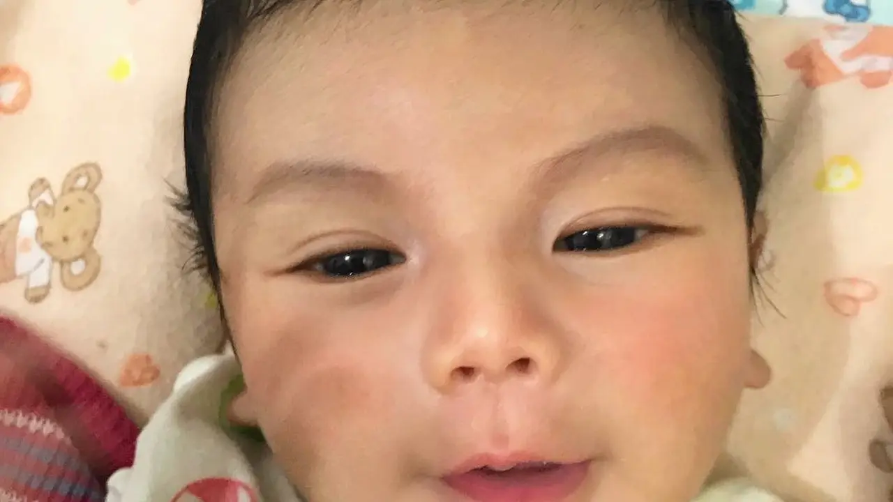 Arsya, Bayi Ganteng yang Viral di Sosial Media