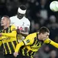 Sementara itu Vitesse sendiri sempat memperkecil ketinggalan lewat gol yang dicetak oleh Rasmussen dan Matus Bero. (AP/Frank Augstein)