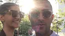 "Aku tak tahu dari mana kabar itu beredar. Tap aku ingin menikah di India, bukan di tempat lain," jelas Sonam Kapoor. (Foto: instagram.com/anandahuja)