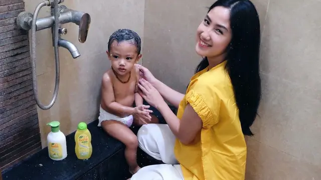 Tamara Tyasmara dan Anak
