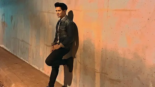 7 Potret Terbaru Chand Kelvin yang Masih Sendiri di Usia 34 Tahun
