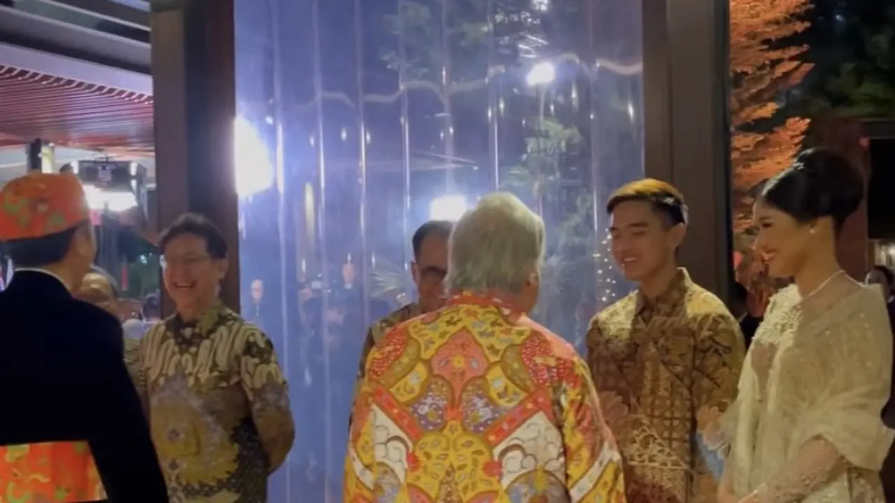 Penampilan Anggun Erina Gudono Temani Kaesang saat Gala Dinner KTT ASEAN