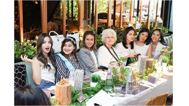 Potret 6 Nenek Artis Ini Masih Bugar dan Awet Muda, Ada yang Sudah 99 Tahun
