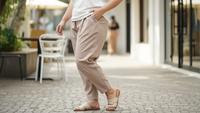 7 Model Celana Panjang Wanita Gemuk, Bikin Tampilan Lebih Proporsional & Stylish